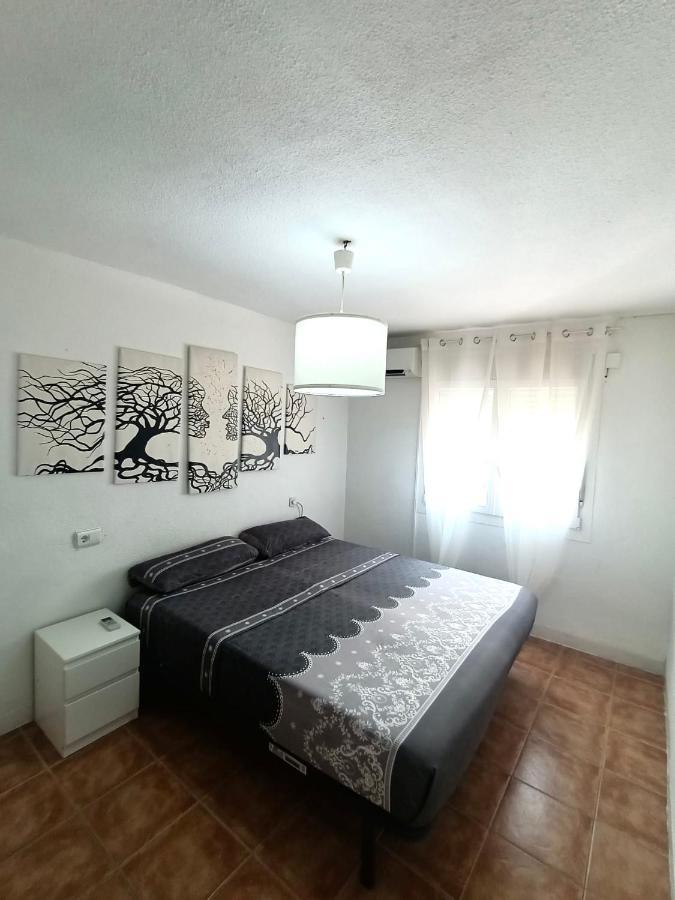 Apartamento A 5Min De Ushuaia, Hi Y Frente De La Playa Den Bossa Appartement Sant Jordi de ses Salines Buitenkant foto